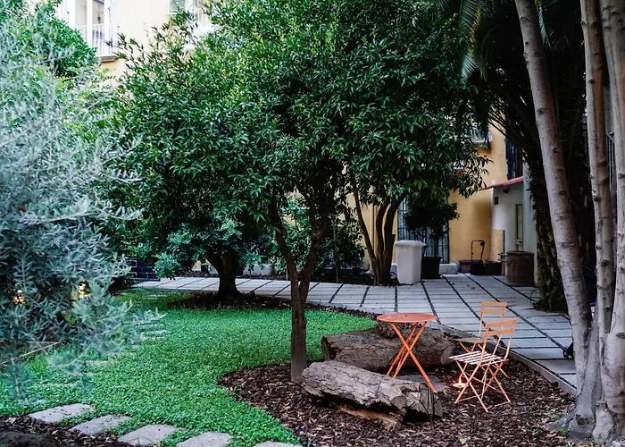 Nap Spaccanapoli Hostel *