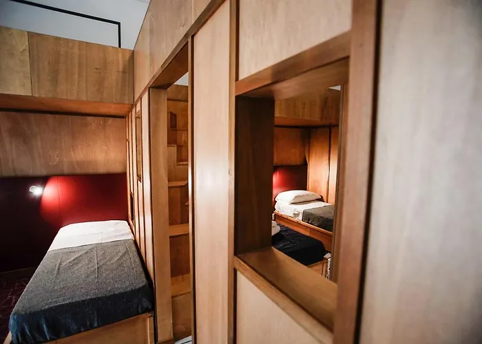 Nap Spaccanapoli Hostal