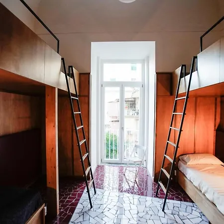 Nap Spaccanapoli بيت شباب