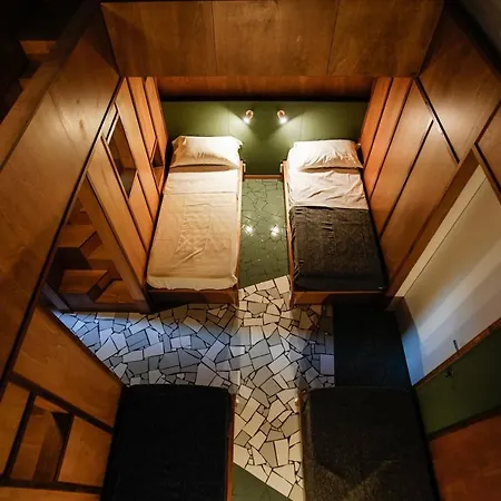 Nap Spaccanapoli بيت شباب