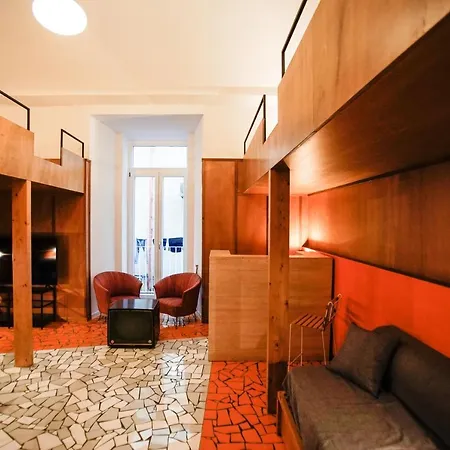 Nap Spaccanapoli نابولي